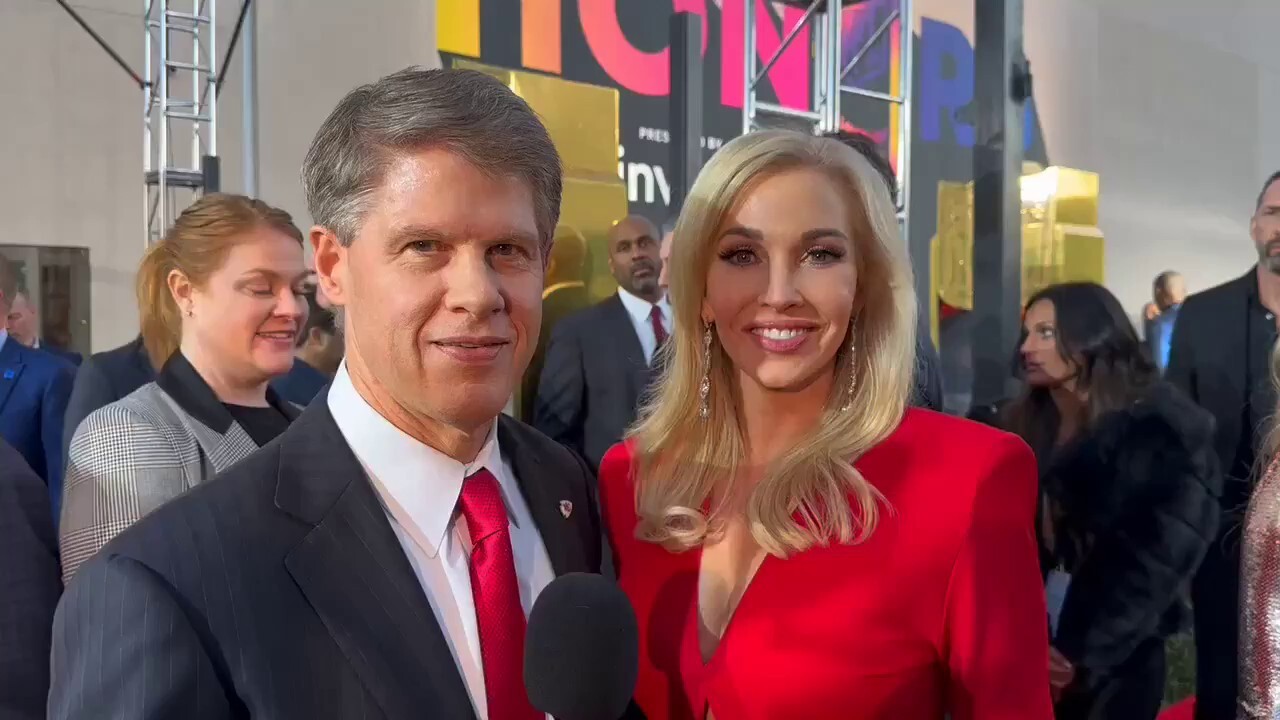 Chiefs owner Clark Hunt and his wife, Tavia, discuss the Taylor Swift effect