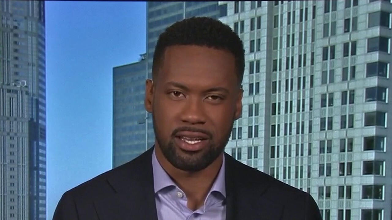 Lawrence Jones urges Chicago to 'stop the violence' after shootings rock the city