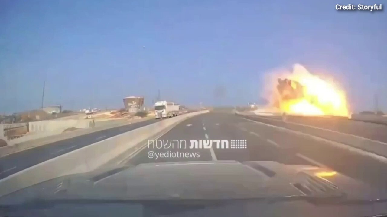 Dashcam shows Iranian missile strike in Ashdod, Israel