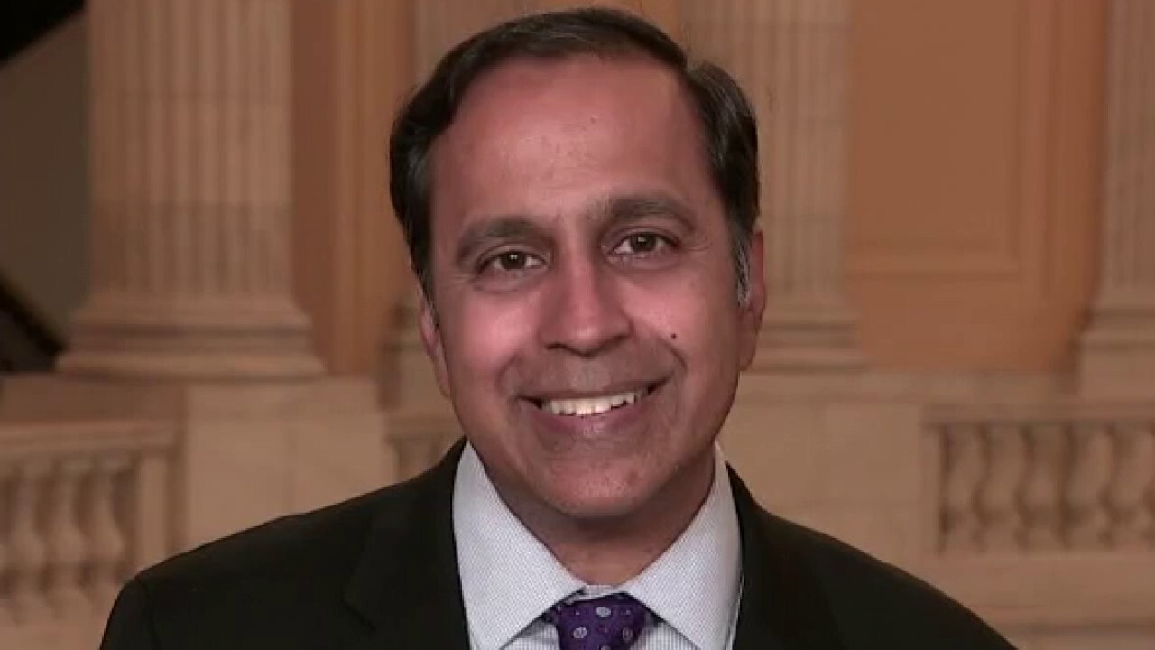 Rep. Krishnamoorthi on federal officers working with Chicago police	