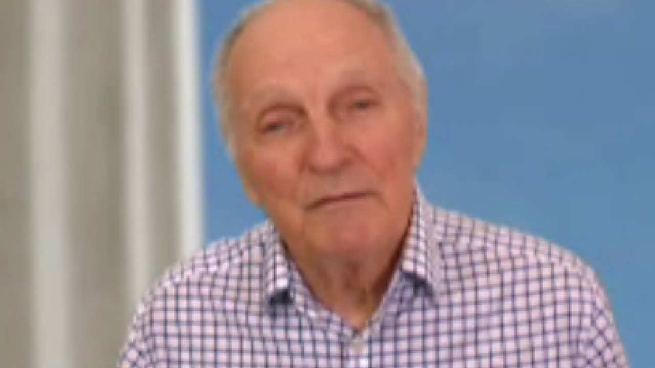 Alan Alda: Plan on figuring out 'what's worth doing' and 'having fun'