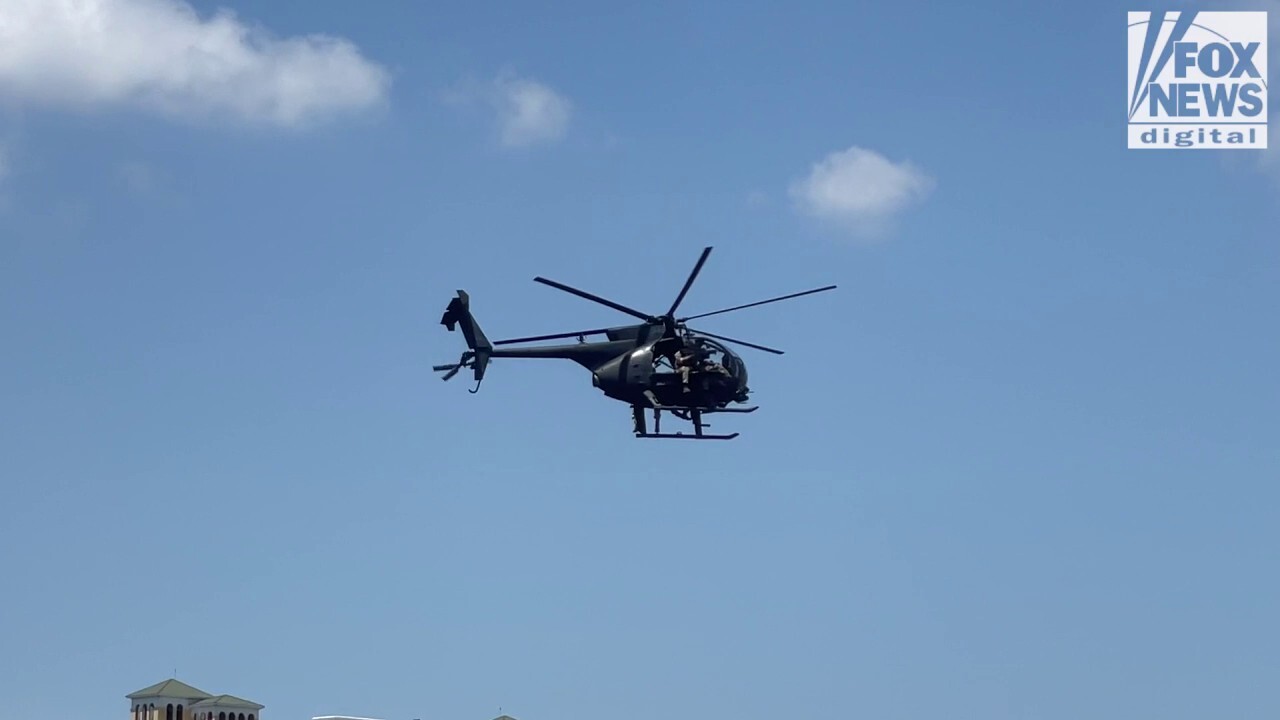 SOCOM провежда американски военни демонстрации във Флорида с хеликоптери, парашутисти, контраатаки и други