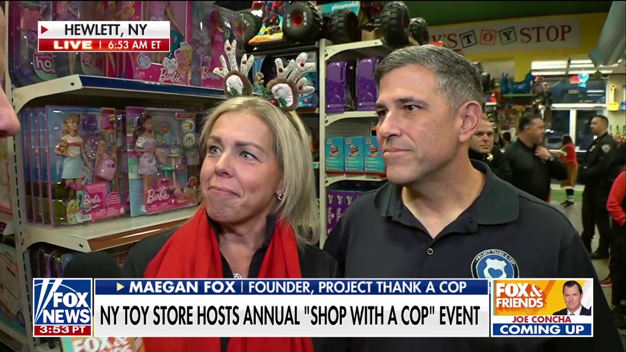 New York toy store hosts annual ‘Shop with a Cop’ charity event