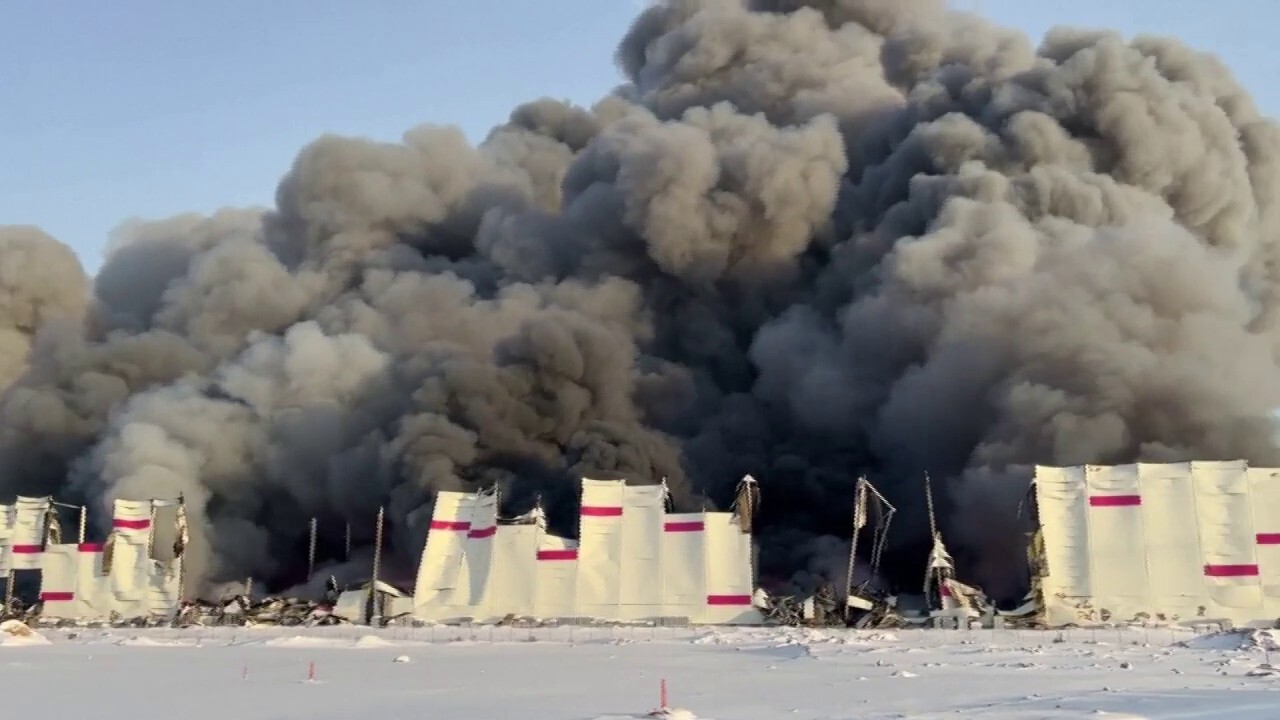 Massive fire rips through Russian warehouse in St. Petersburg