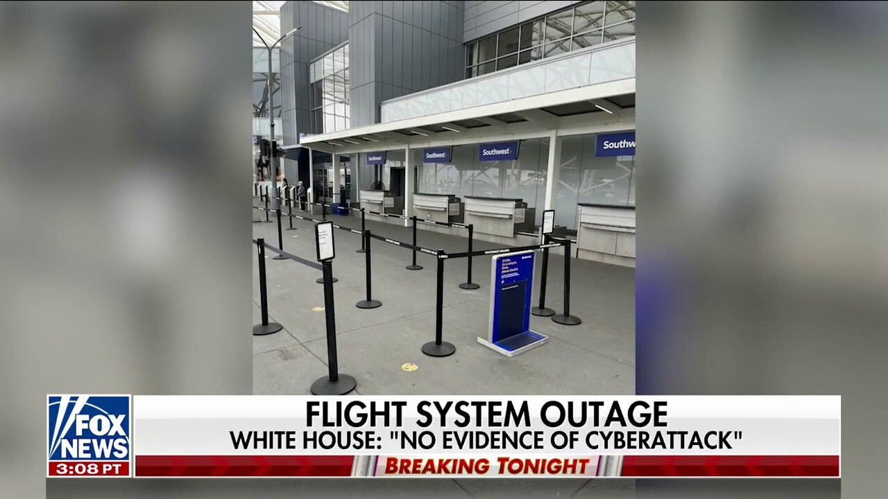 Outage causes chaos for air travelers as flights stay grounded