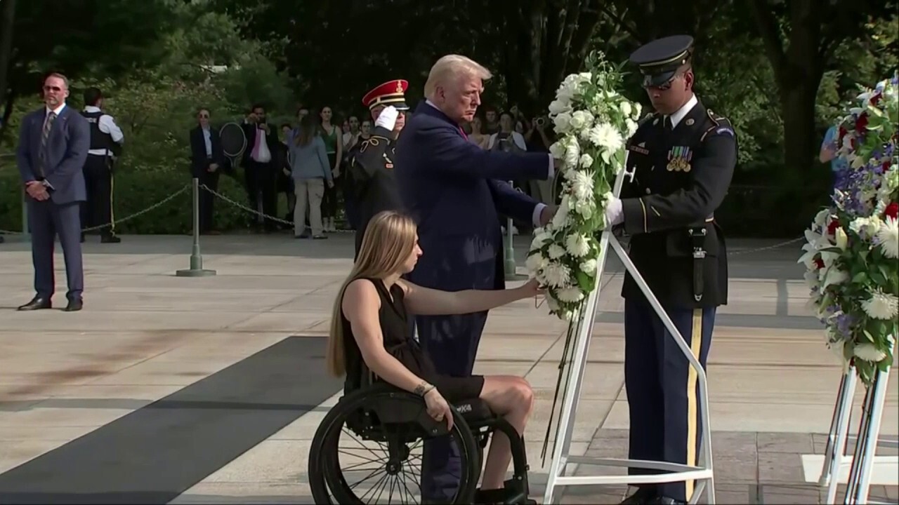 Trump lays wreathes at Arlington National Cemetery honoring 13 US service members killed at Abbey Gate bombing