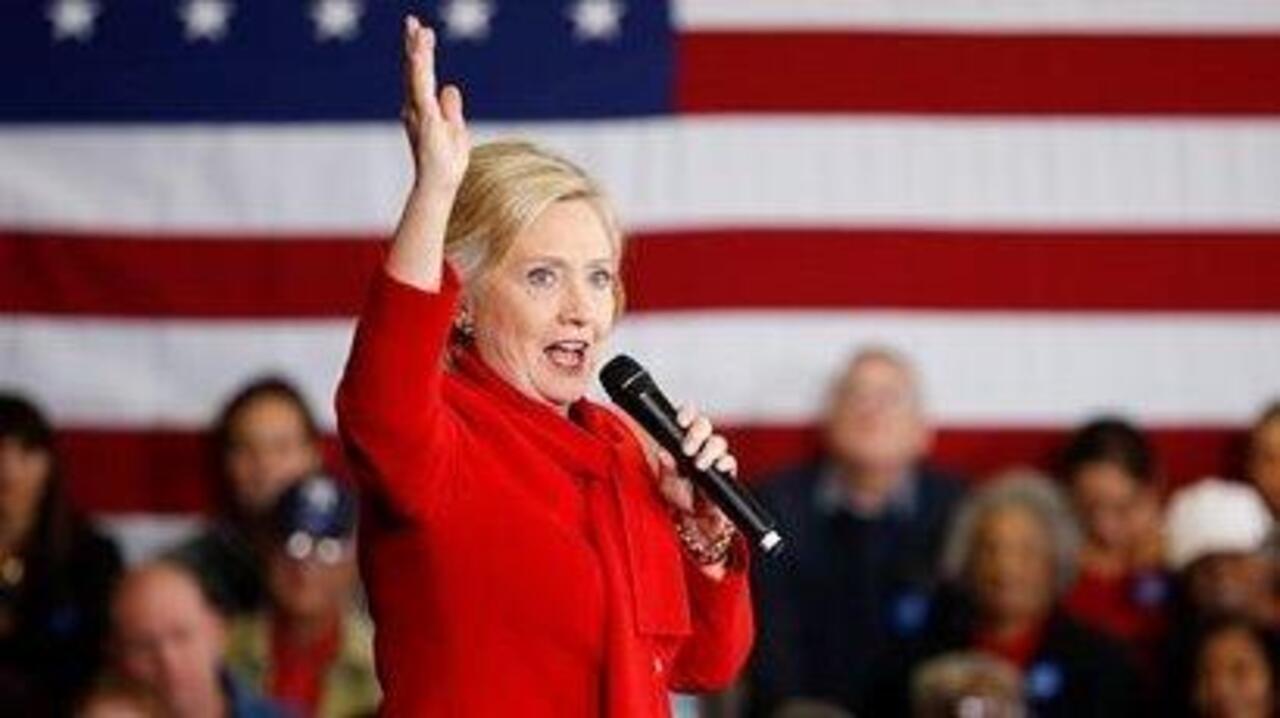  Hillary Clinton extends Nevada campaign, skips Florida rally
