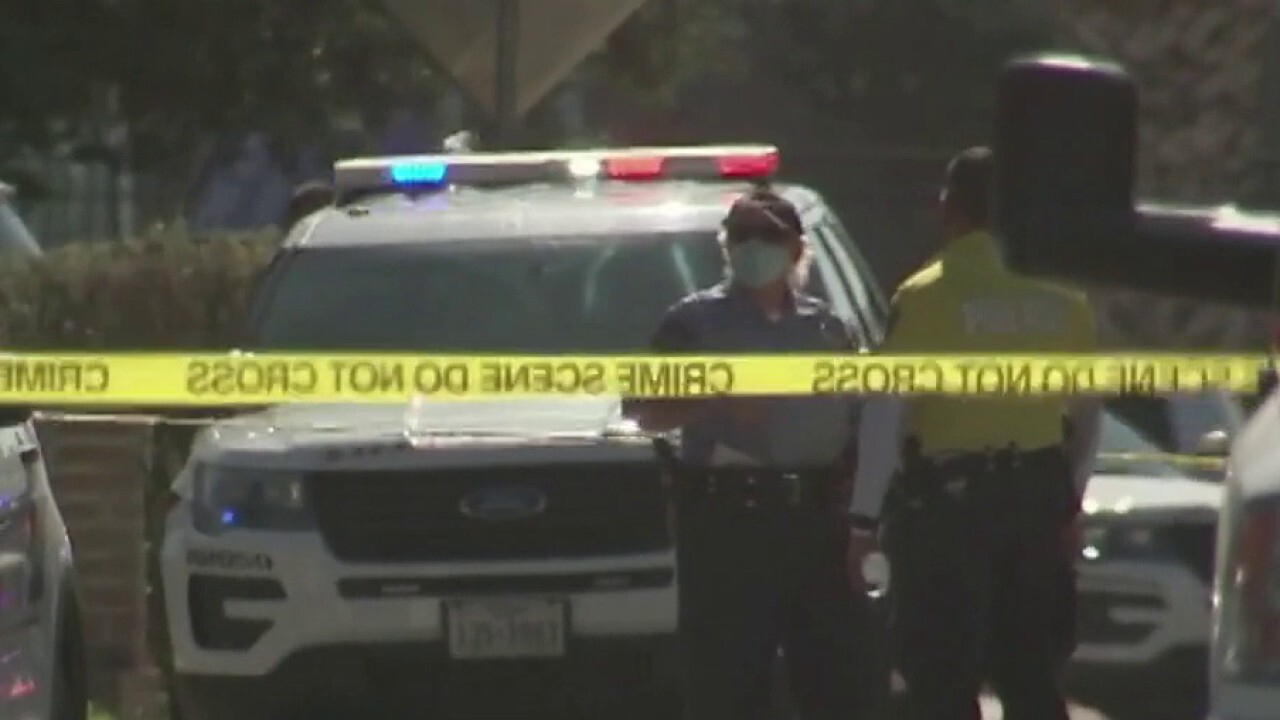 Two Texas Police Officers Killed In Ambush Shooting On Air Videos 