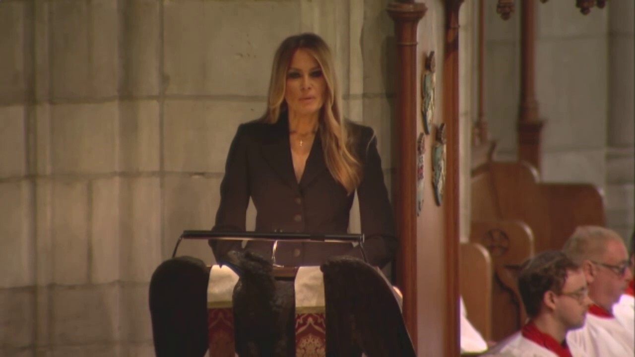 Melania Trump eulogizes late mother at Palm Beach funeral 