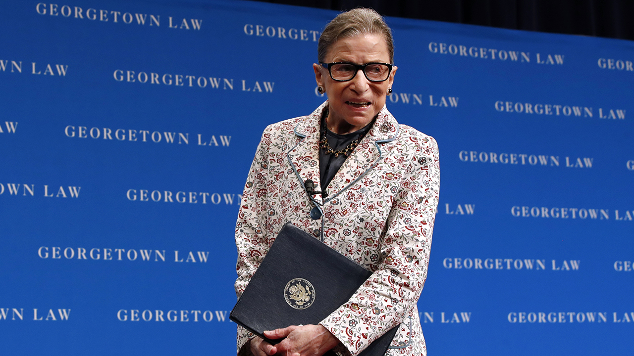 Chief Justice John Roberts pays tribute to Justice Ruth Bader Ginsburg 