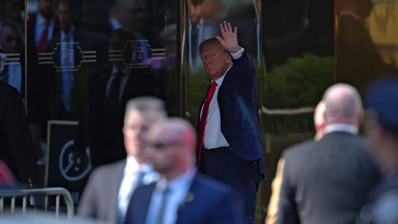 Donald Trump arrives at Trump Tower