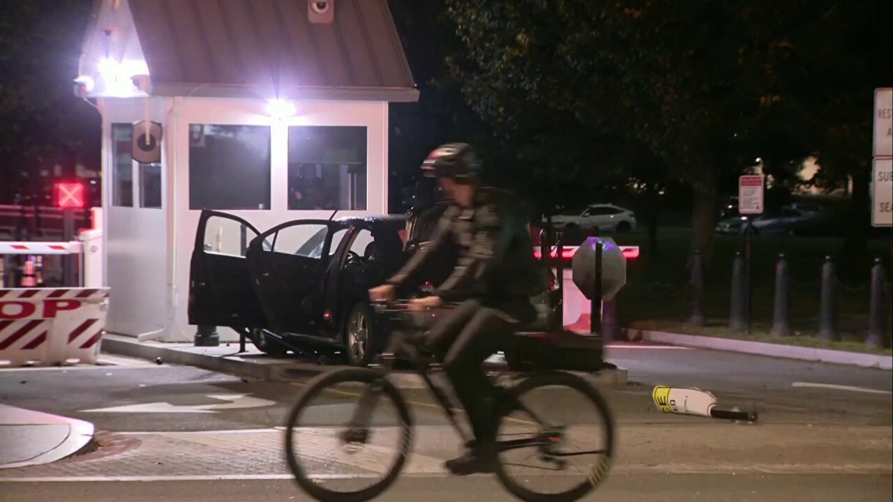 Car rams into White House barricade