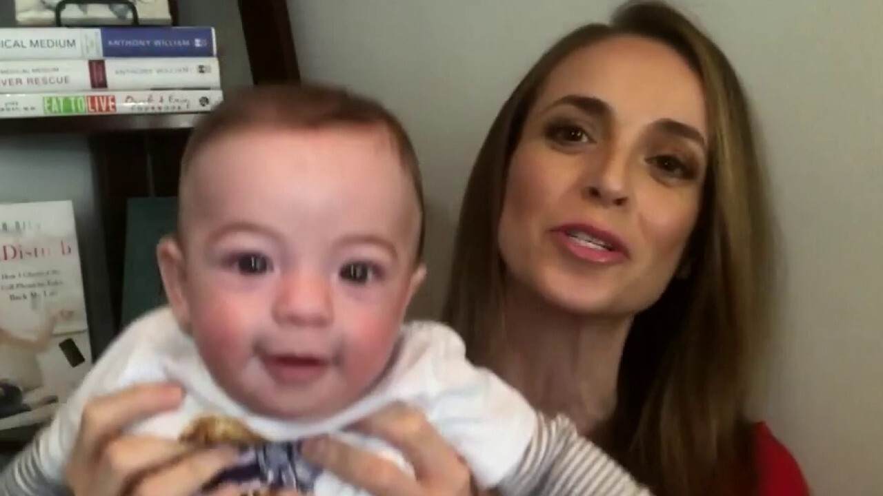 ‘Fox and Friends’ celebrates Jedediah’s first Mother’s Day