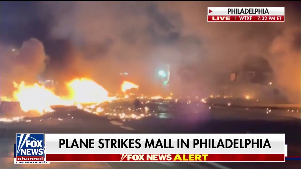 FAA working to investigate plane crash in Philadelphia