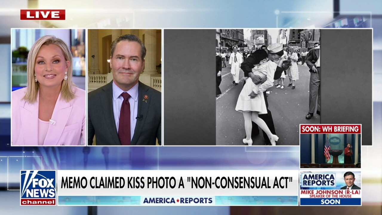 Служител на VA, който се опита да забрани емблематична снимка на целувки от Втората световна война, има противоречива история: `Недвусмислено обидно`