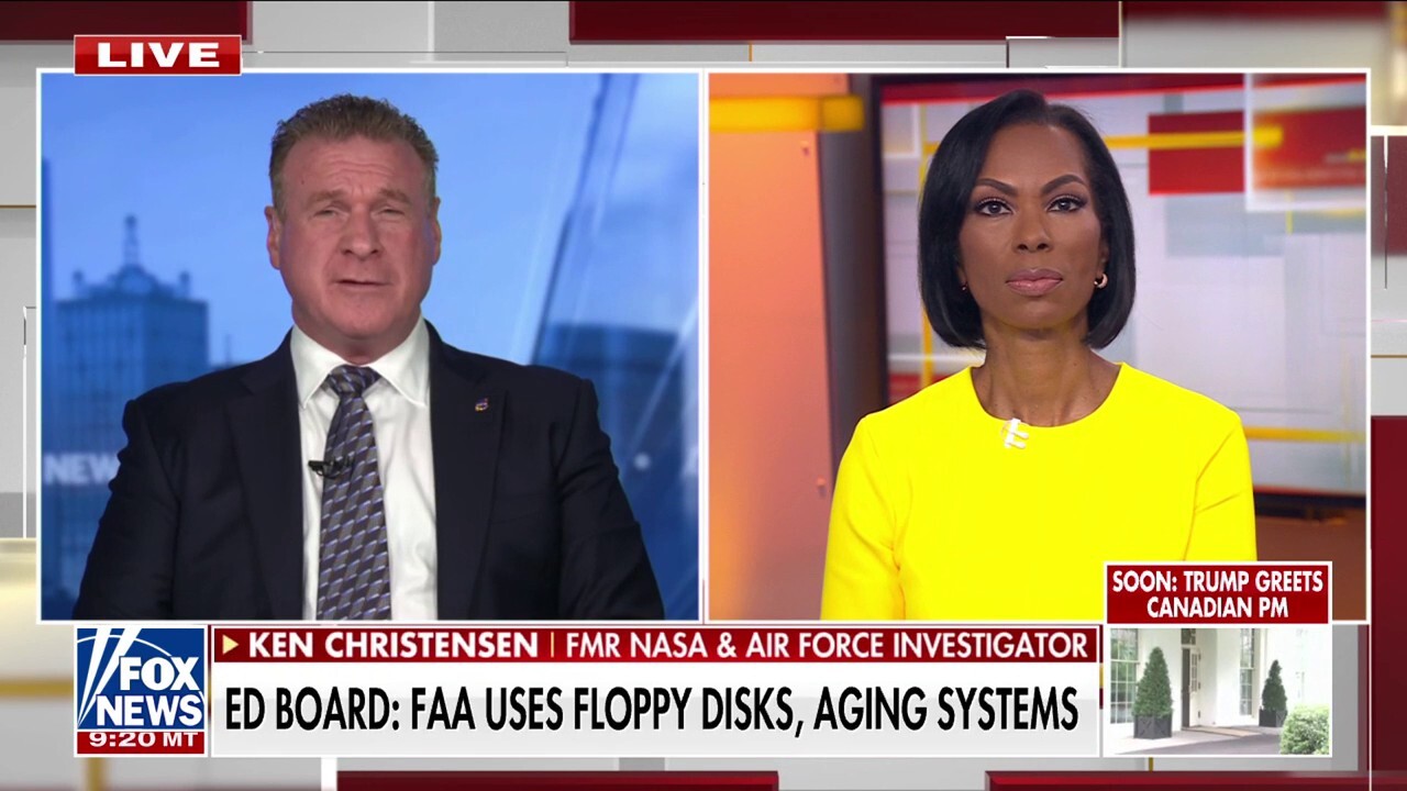 Trump admin faced with 'air traffic fiasco' as controllers take leave