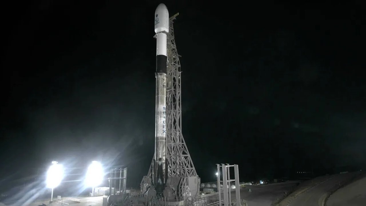 WATCH LIVE: SpaceX launches 24 Starlink satellites on Falcon 9 rocket ...