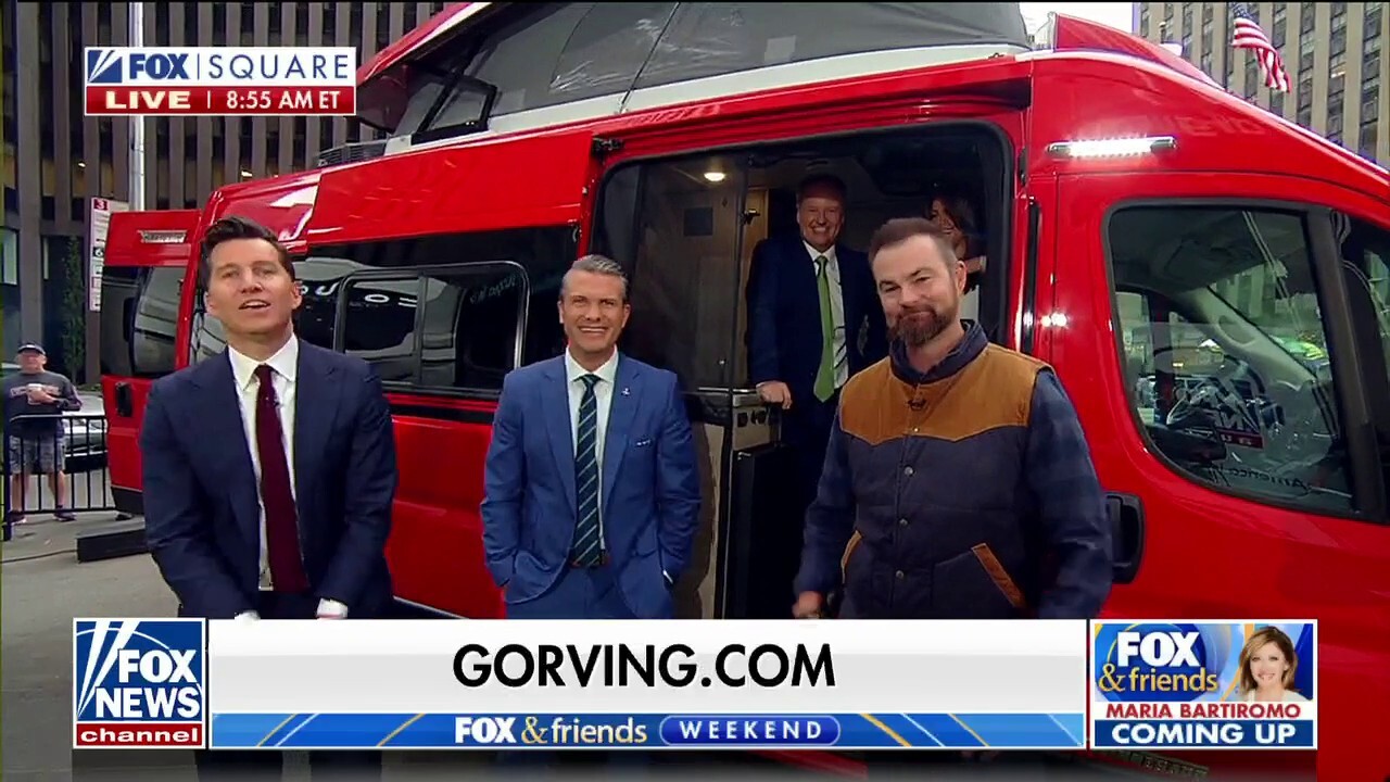 ‘Fox & Friends Weekend’ co-hosts explore newest RV models ahead of summer