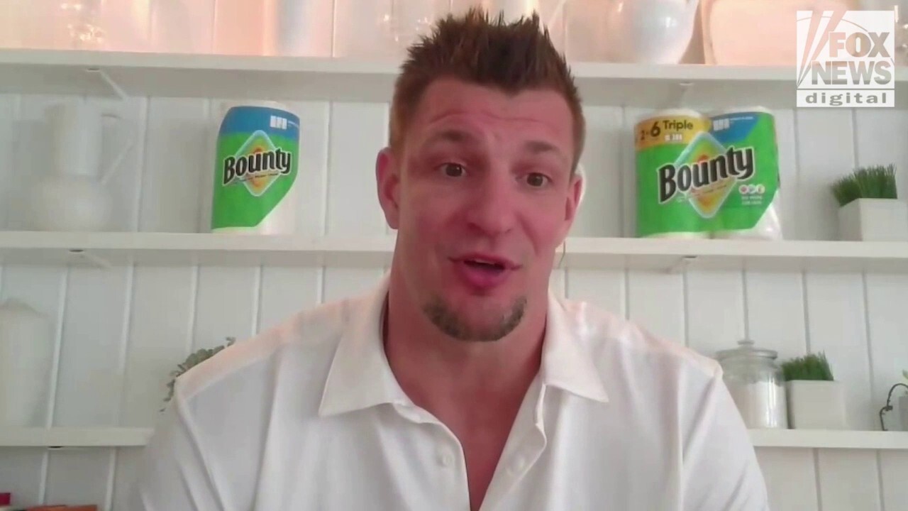 Rob Gronkowski says NFL officials are 'more lenient' toward Chiefs