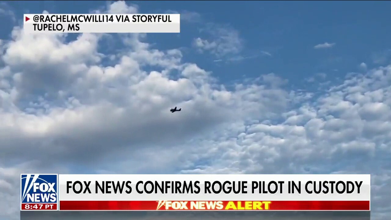 Rogue pilot in custody after crash landing north of Tupelo, MS