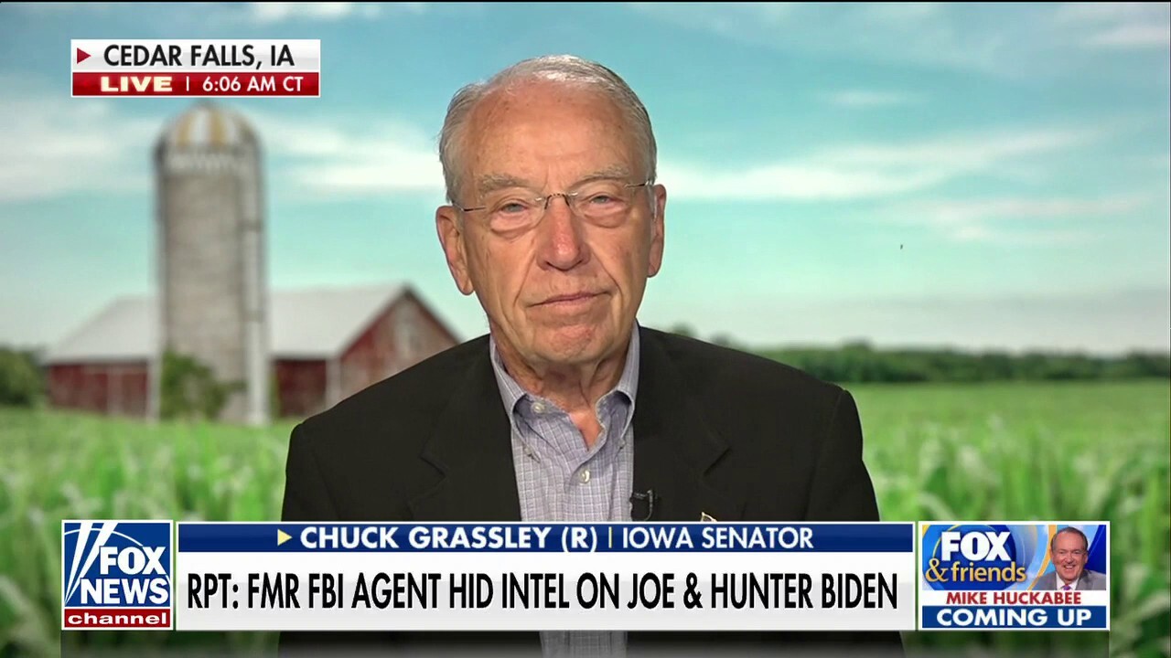 Sen. Grassley on 'Fox & Friends': FBI Director Wray must do ‘much more’ to root out political bias