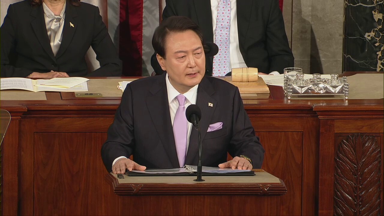 South Korean president quotes Reagan to warn about Kim Jong Un, in address to Congress