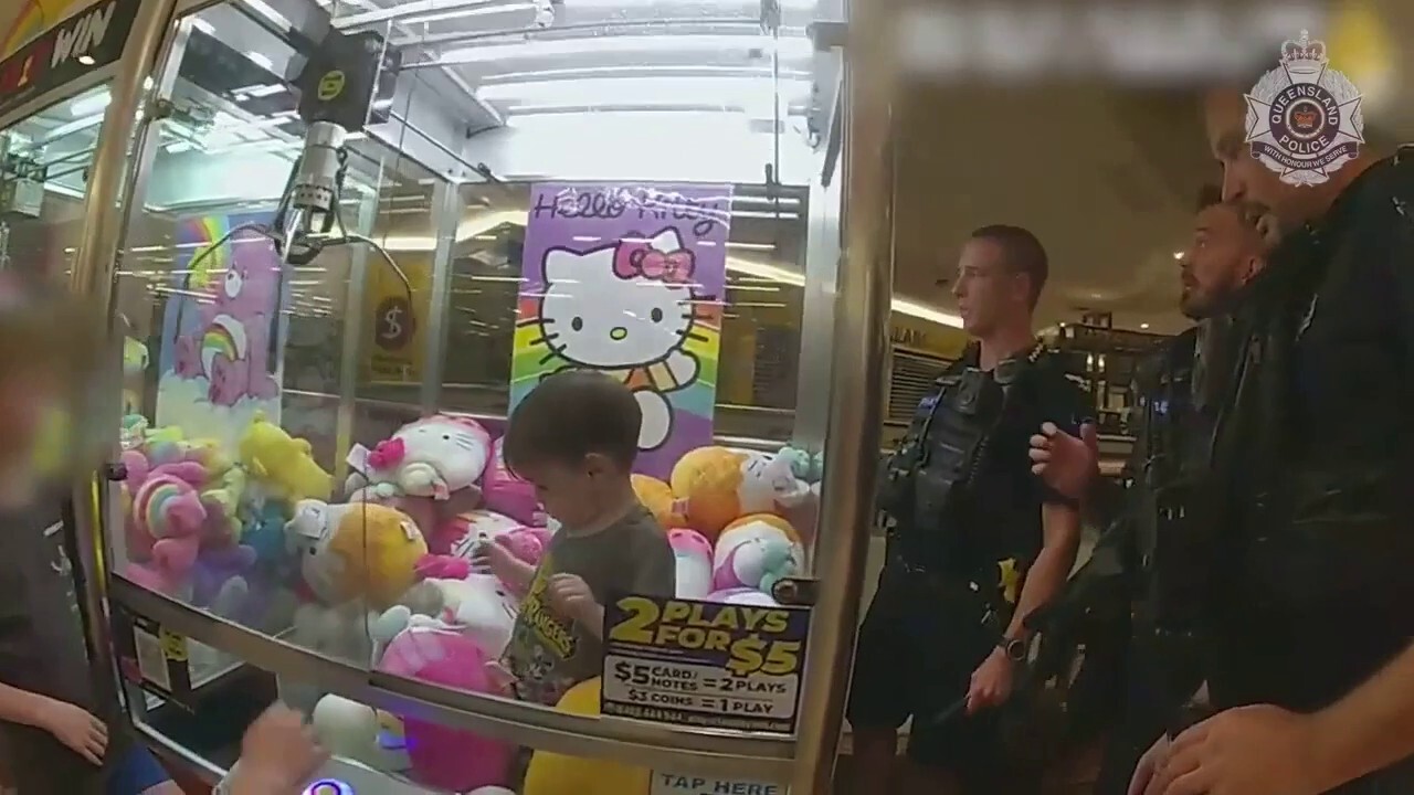 australian-toddler-rescued-from-inside-hello-kitty-claw-machine-fox