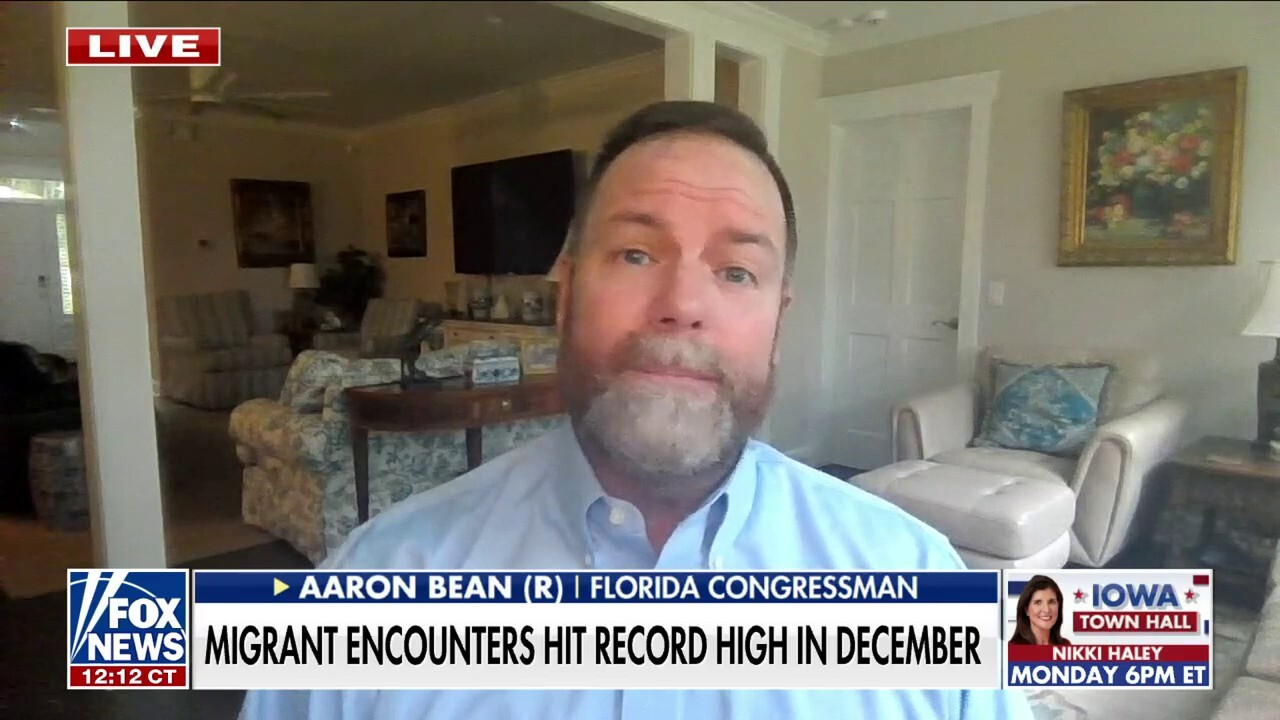 Border crisis is a 'human catastrophe,' says Rep. Aaron Bean