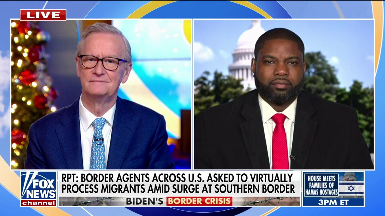 Byron Donalds rips Biden over border crisis amid migrant surge: 'Absolutely outrageous'