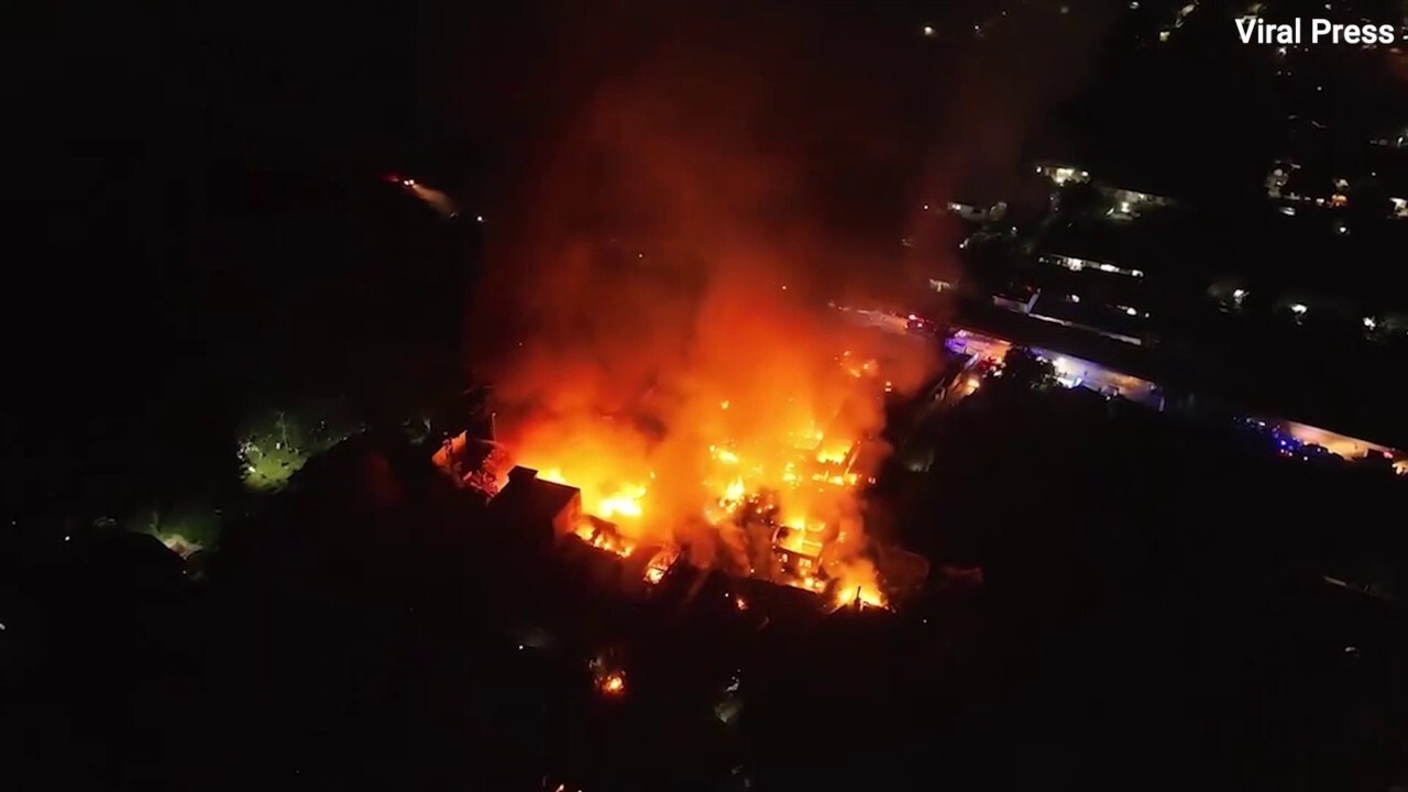 Fireworks warehouse explosion injures 18 in Philippines 