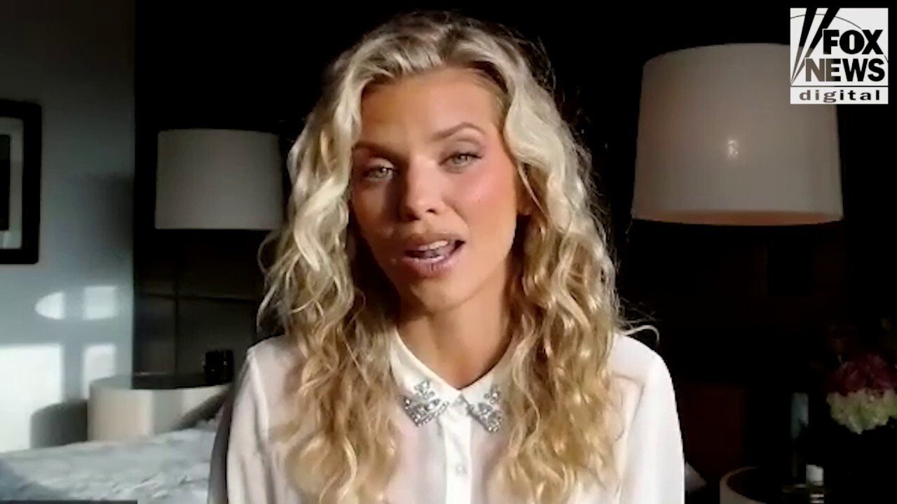 AnnaLynne McCord says the Uvalde mass shooting occurred the same day