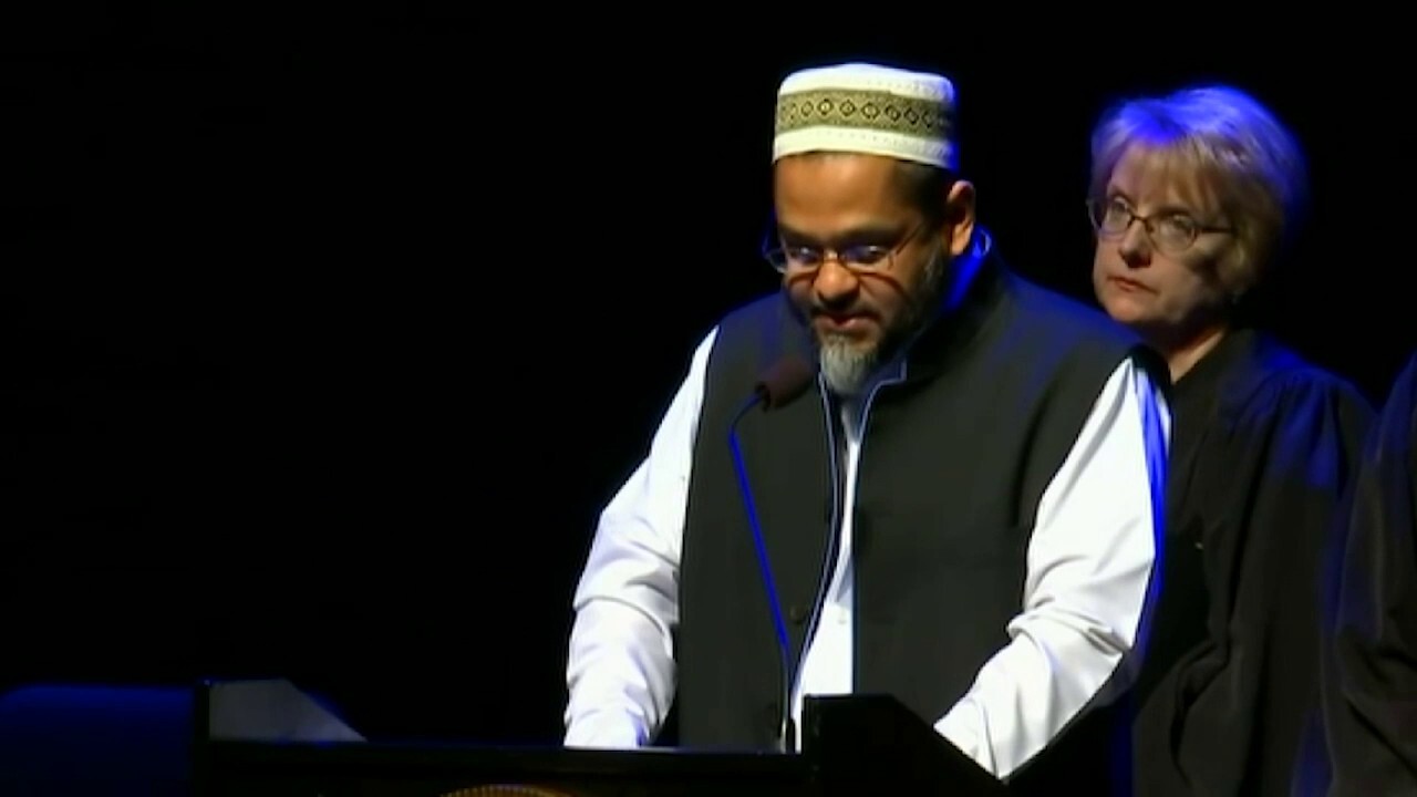 Muslim cleric who praised Adolf Hitler, Hamas spoke at Tim Walz’s 2019 inauguration