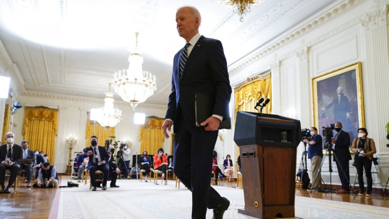 Fleischer: 'Bewildering' Biden had to read answers from script