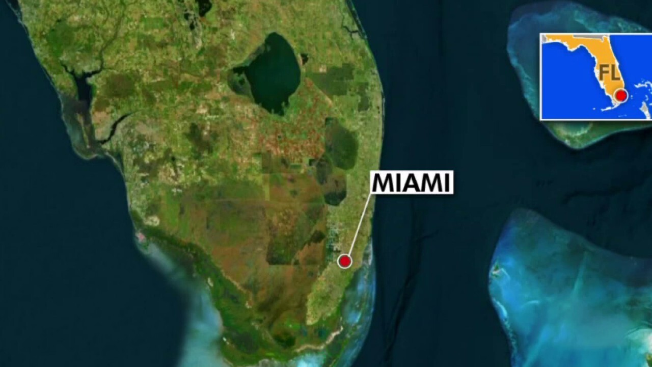 Apartment building collapse near Miami Beach