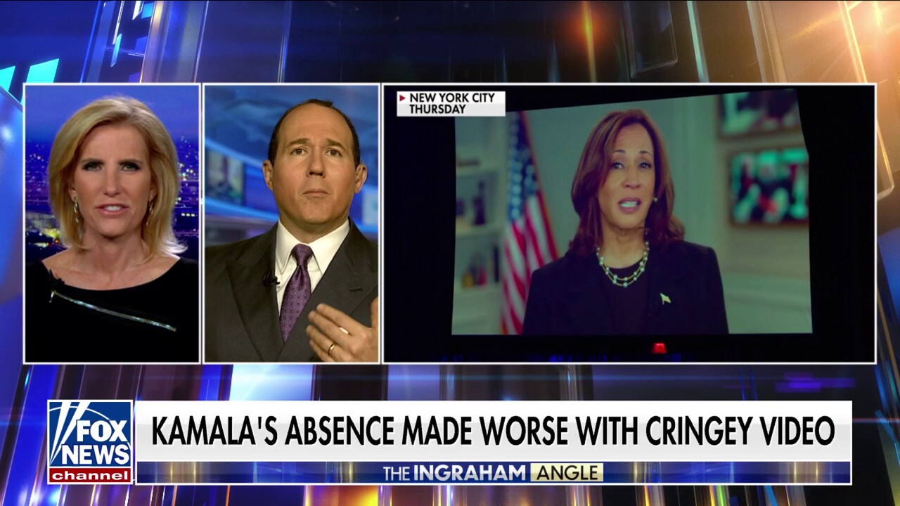  Why would Kamala Harris want a character 'best known for smelling her body odor' in Al Smith dinner skit?