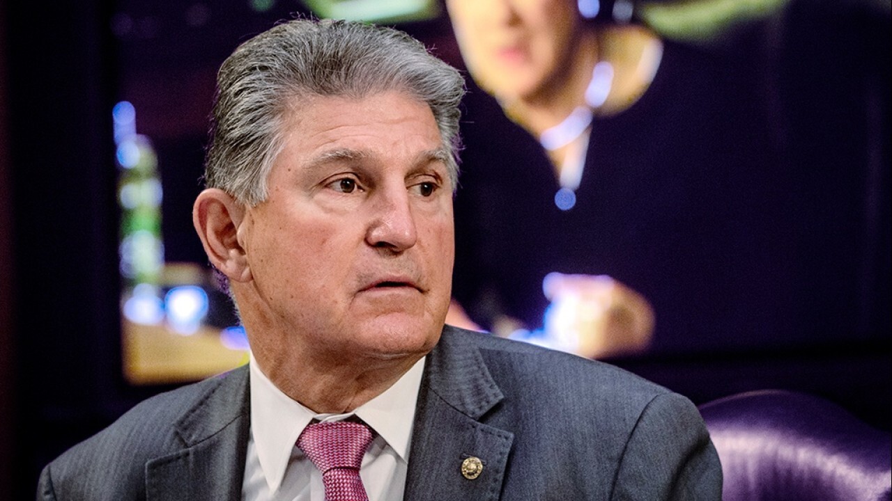 Manchin breaks away from Democrats on election reform bill, reaffirms support for filibuster