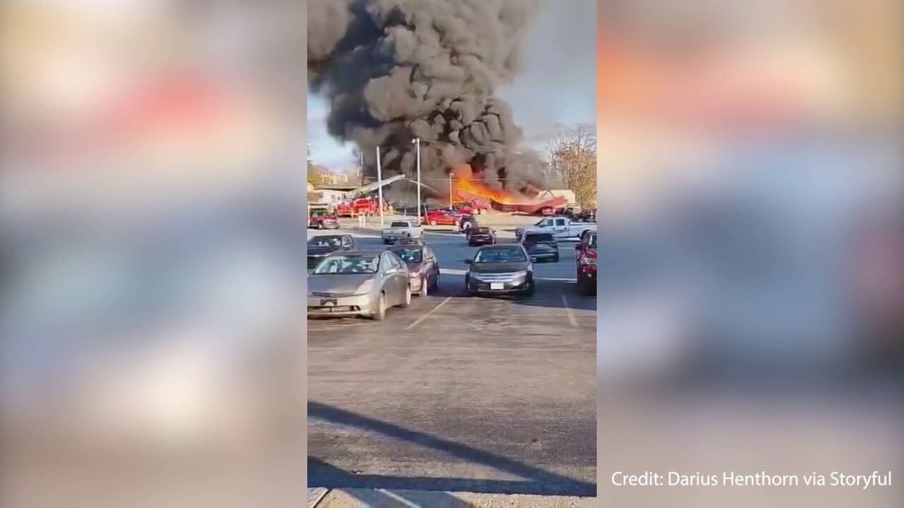 Експлозия в магазин за автомобили в Охайо уби 3, огнените последици са заснети на видео