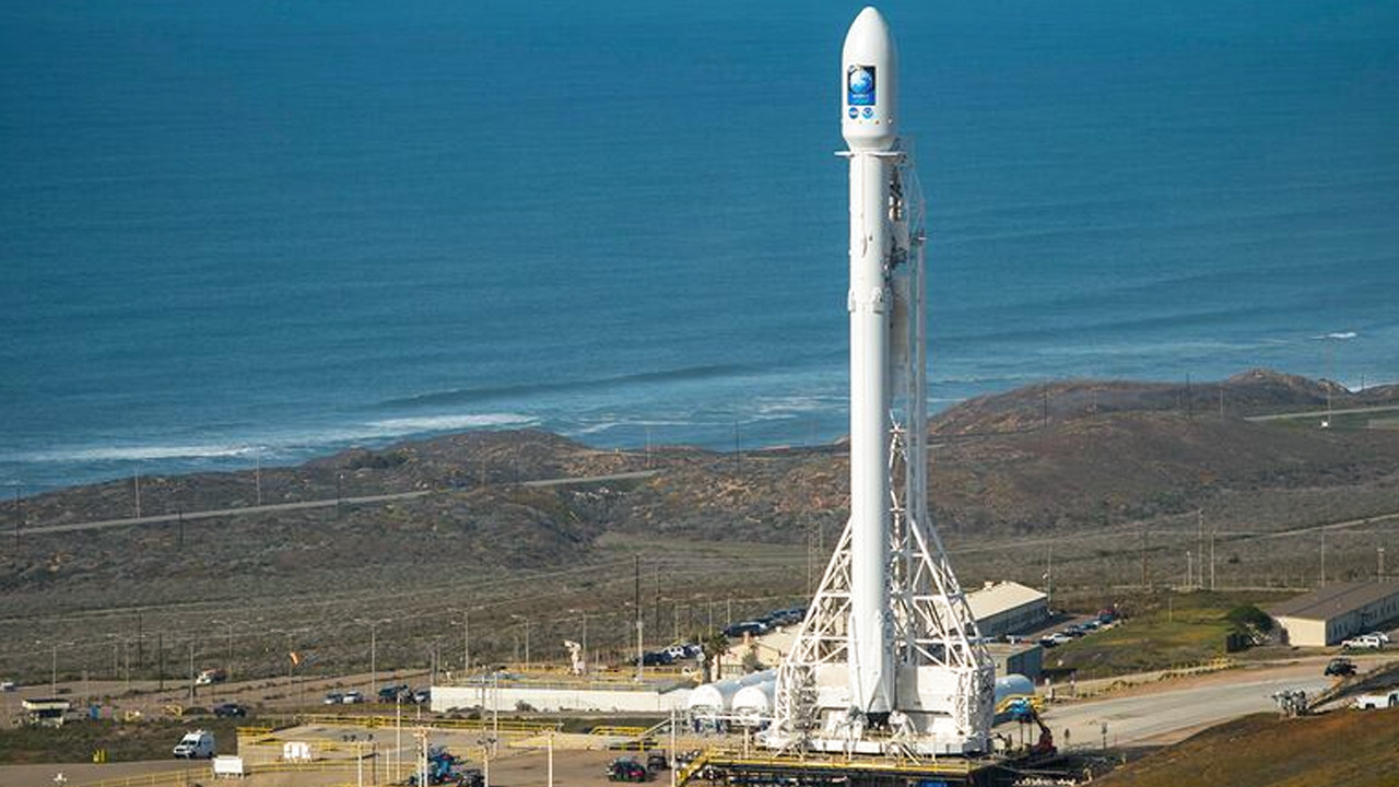  SpaceX launches 26 Starlink satellites connected  Falcon 9 rocket