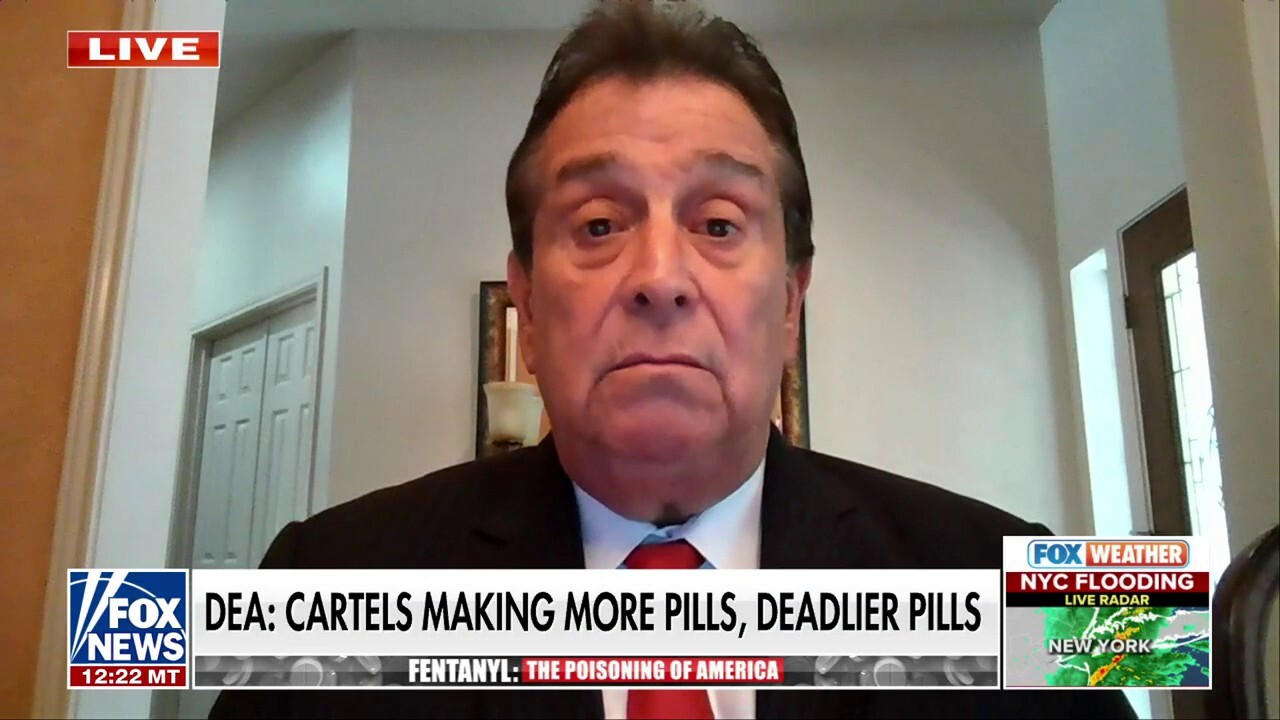 Officials blasted for urging NYC residents to carry Narcan 'Plain