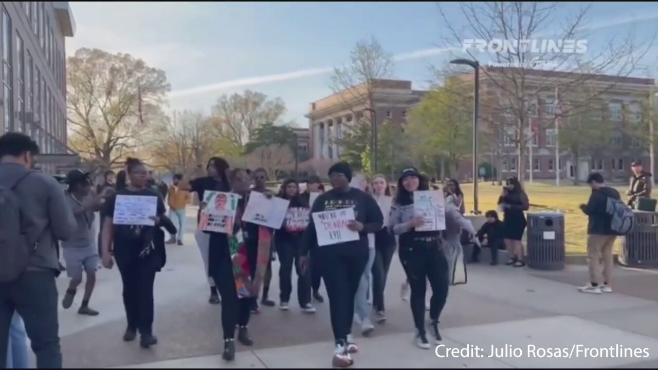 Въярени протестиращи в Университета на Мемфис прекъснаха събитие Turning Point