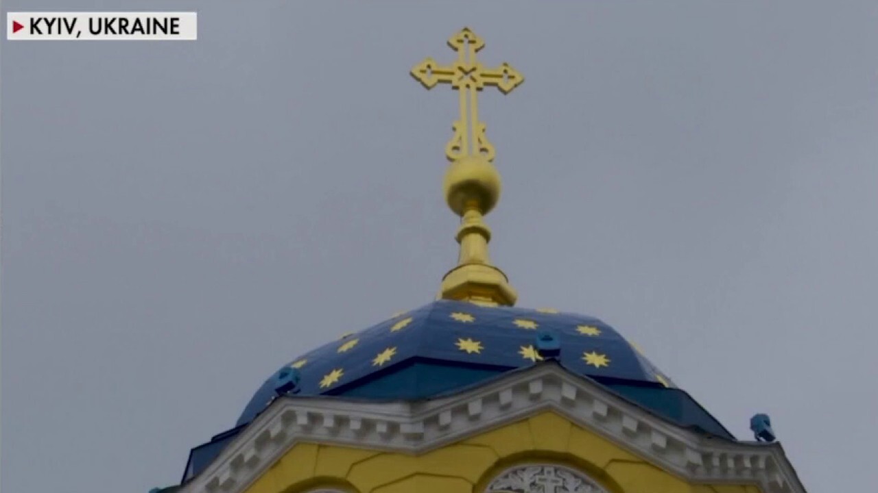 Russian orthodox clergy urge Putin end war in Ukraine 