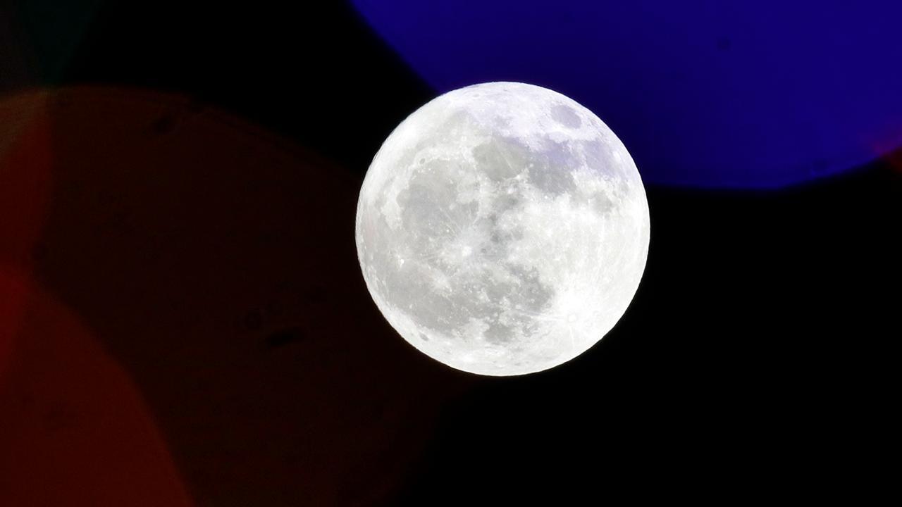 Russia suggests verifying US moon landing