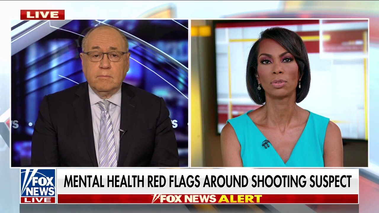 Dr. Marc Siegel shares mental health red flags around Highland Park shooter suspect
