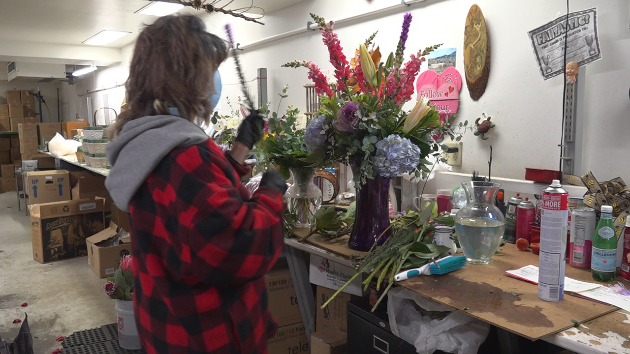 COVID-19 wilts floral industry, florists hopeful to make Mother's Day comeback