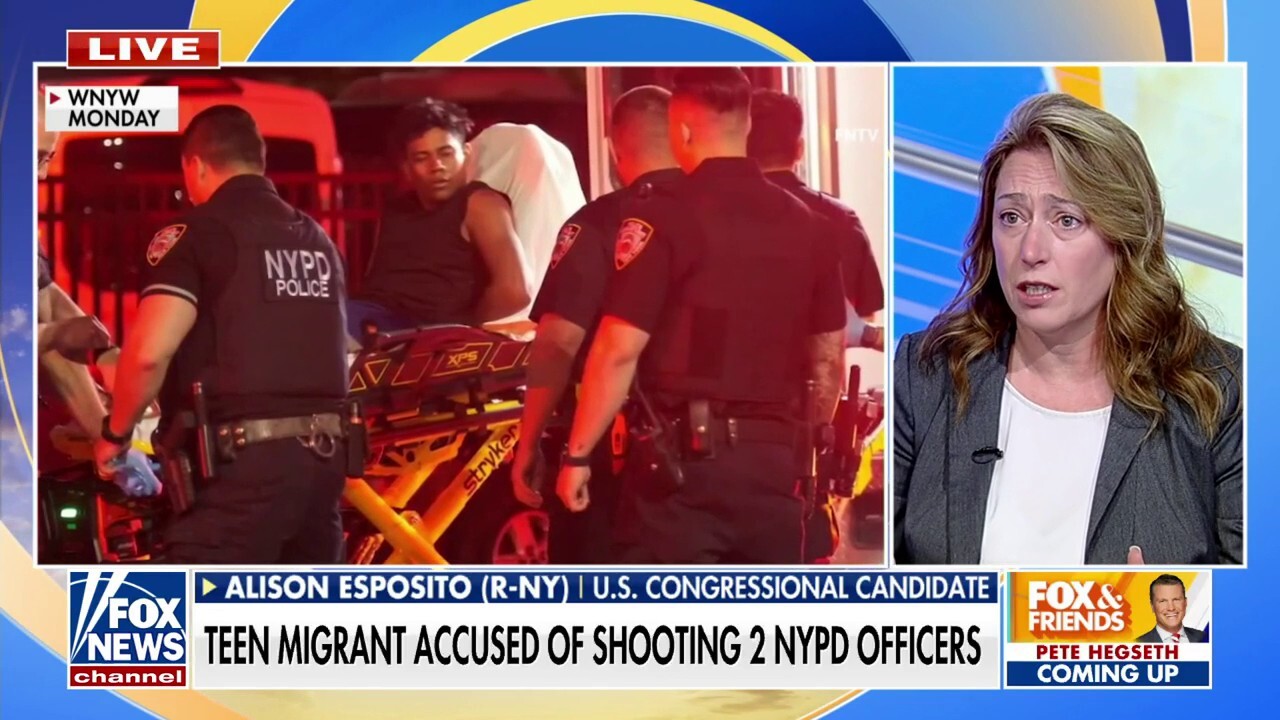 Former NYPD officer urges Biden to act on the border crisis: 'He has to protect his American people'