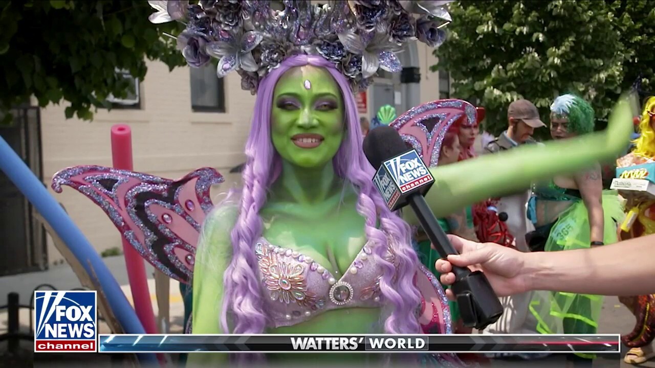 'Jesse Watters Primetime' hits the streets for the nation's Mermaid Parade