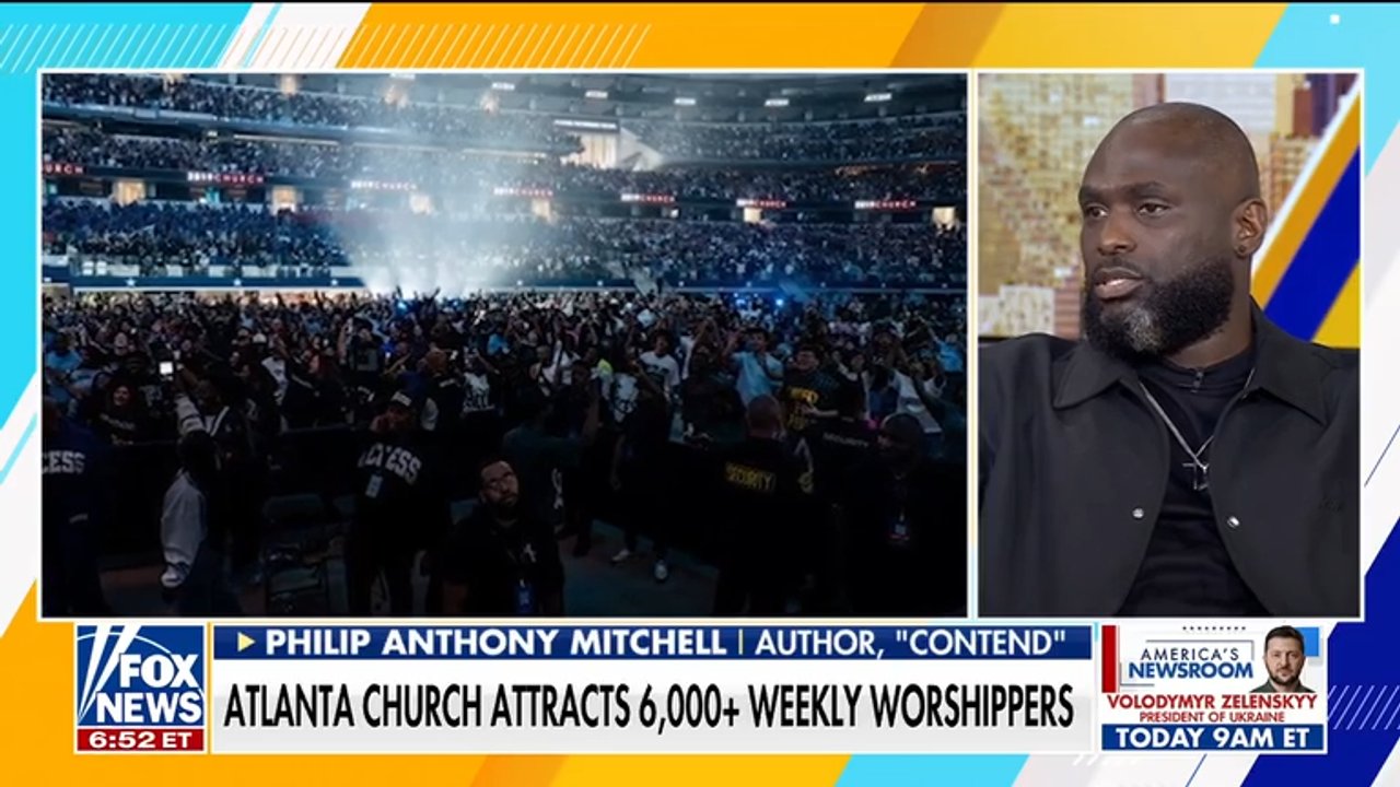 Atlanta pastor draws 80,000 to AT&amp;T Stadium in Texas