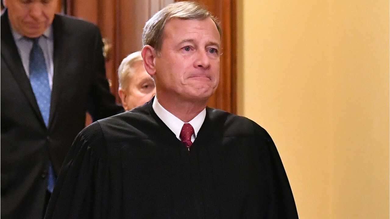 Chief Justice Roberts injured head in fall last month, was hospitalized