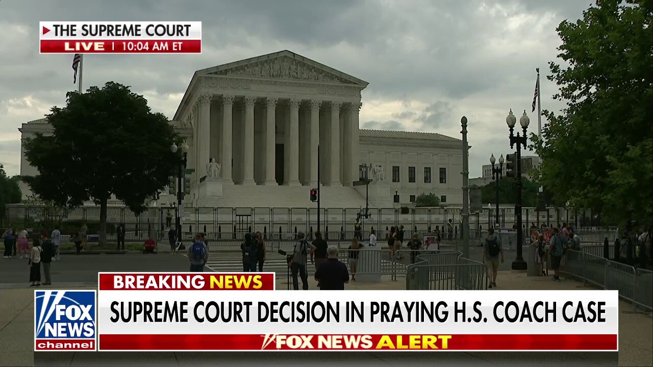 Supreme Court rules in favor of former coach in prayer case