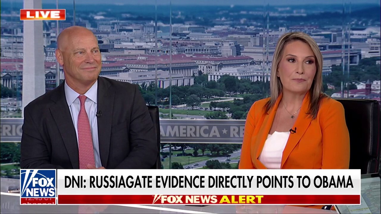 This is all a ‘distraction’ from the Trump administration's Epstein response: former Biden assistant